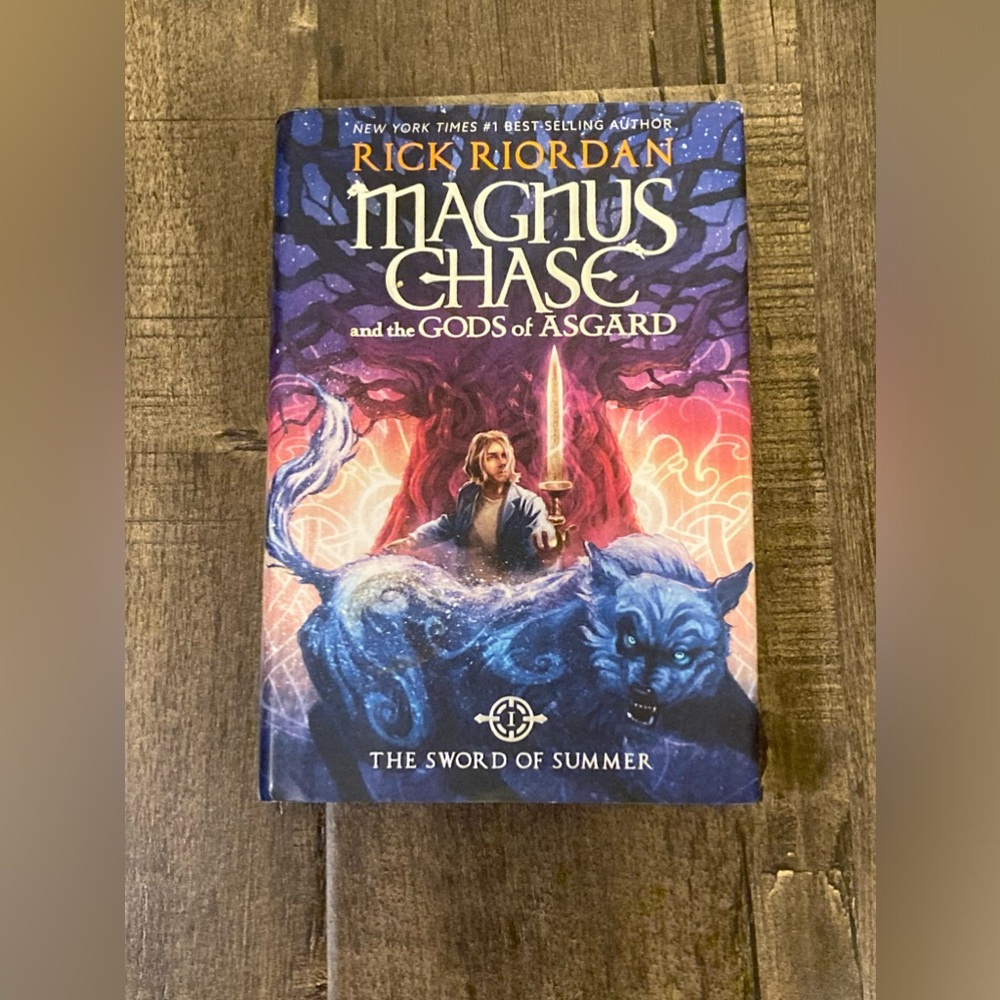 Magnus Chase and the Gods of Asgard: the Sword of Summer written by Rick Riordan